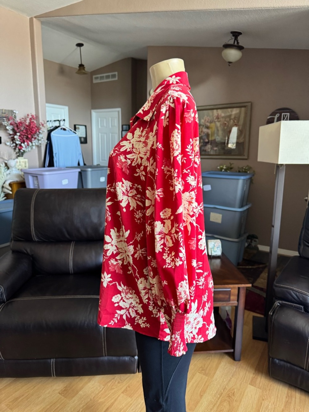 Boutique red & white floral long sleeves button up blouse-size XL - Picture 3 of 9